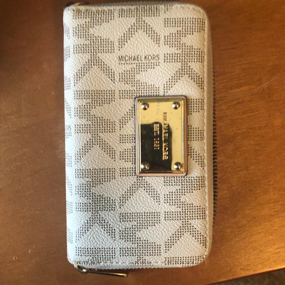Small Michael Kors wallet